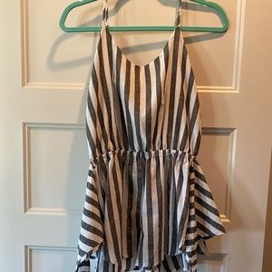 Comfy Hyfve romper